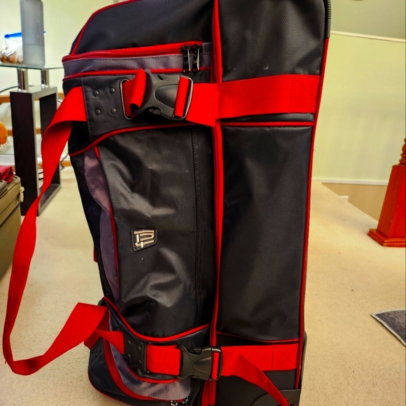 FUL Rolling Duffel bag / Travel luggage - Picture 4 of 11